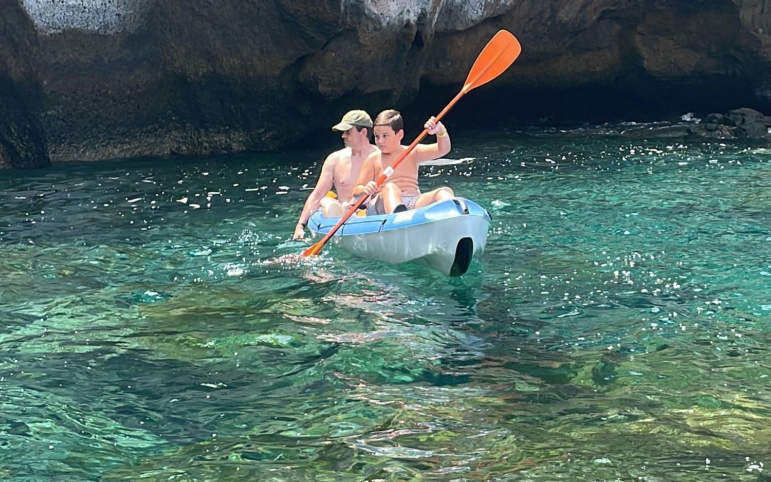 Kayak en el océano