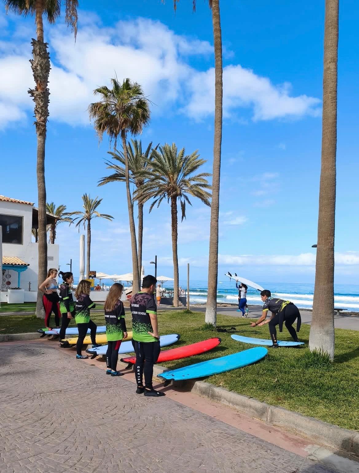 Clase de surf con Ikaika en Las Américas