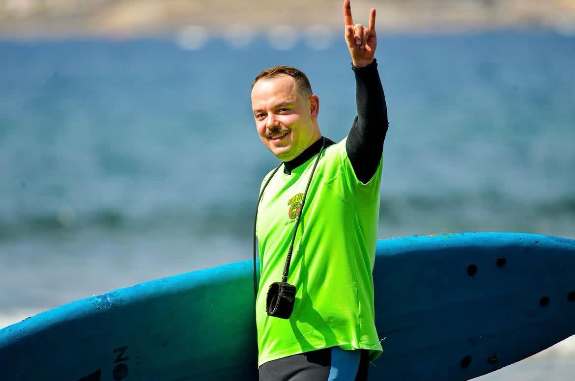 Clase de surf con Ikaika en Las Américas